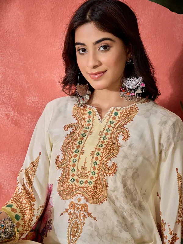 Cream_Vatican_Silk_Floral_Print_Straight_Fit_Kurta_Set_For_Women