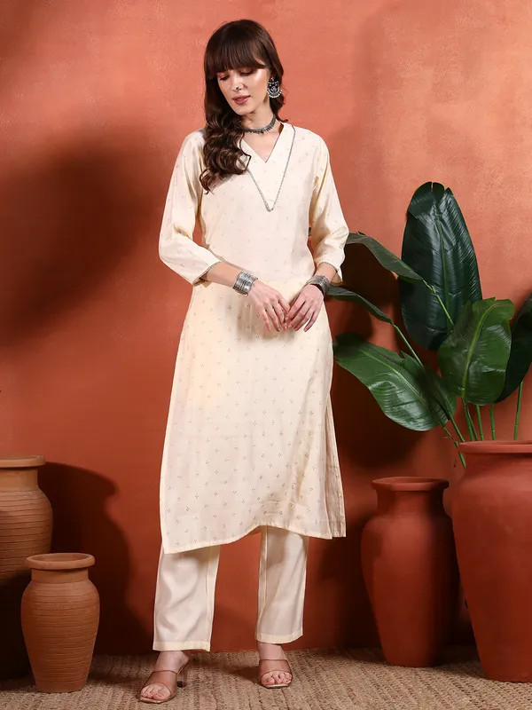 Ivory_Cotton_Straight_Kurta_For_Women