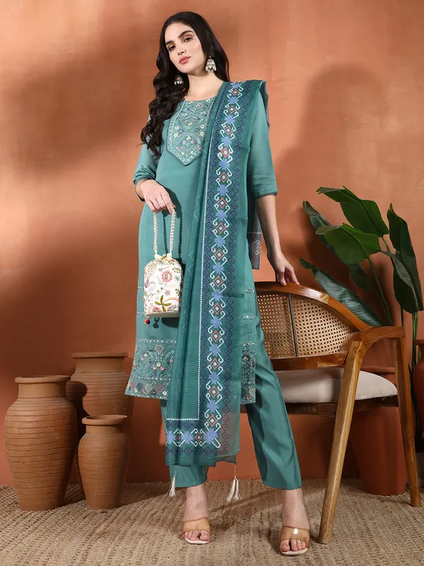 Green_Cotton_Embroidered_Kurta_Dupatta_Set_For_Women