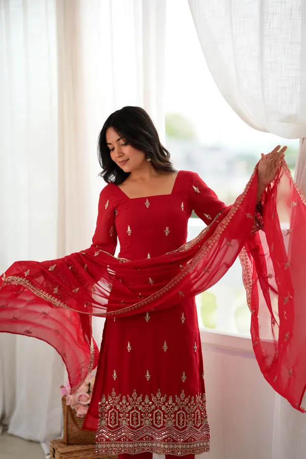 Red_Faux_Georgette_Straight_Fit_Suit_Set_For_Women