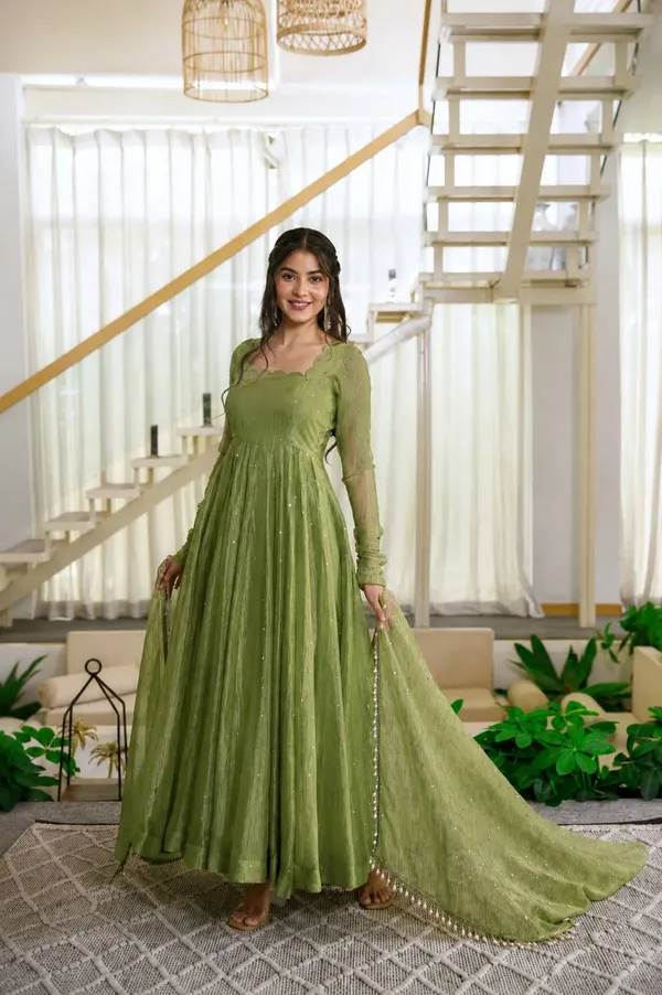 Green_Salsa_Silk_Anarkali_Dress_Set_For_Women