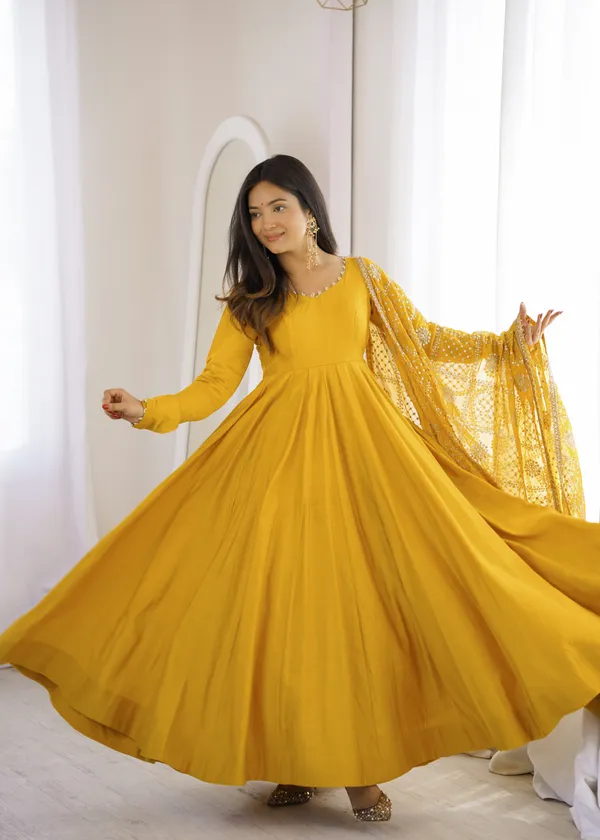 Yellow_Pure_Roman_Silk_Chanderi_Anarkali_Suit_Set_For_Women