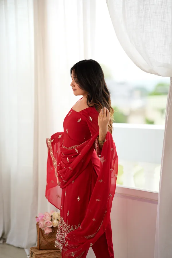 Red_Faux_Georgette_Straight_Fit_Suit_Set_For_Women