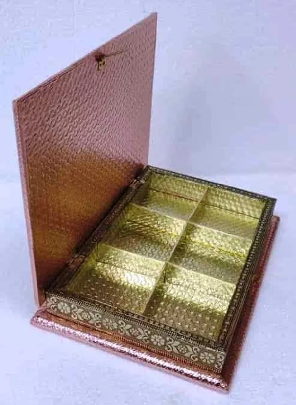 Wooden_Dry_Fruit_Box_With_Sections