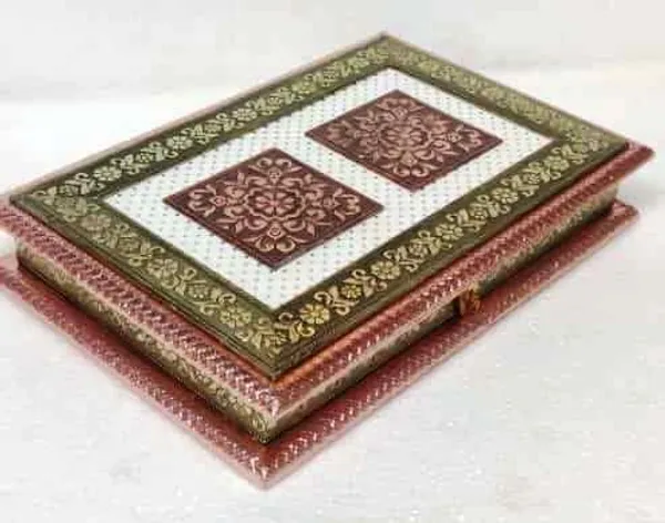 Wooden_Dry_Fruit_Box_With_Sections