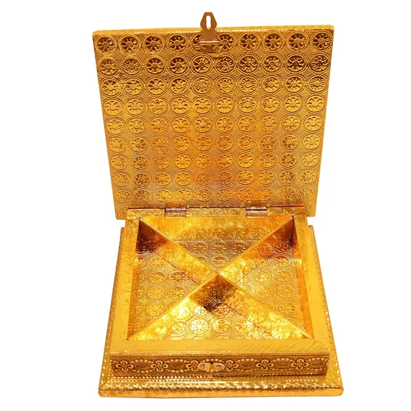Wooden_Dry_Fruit_Box_With_Four_Sections