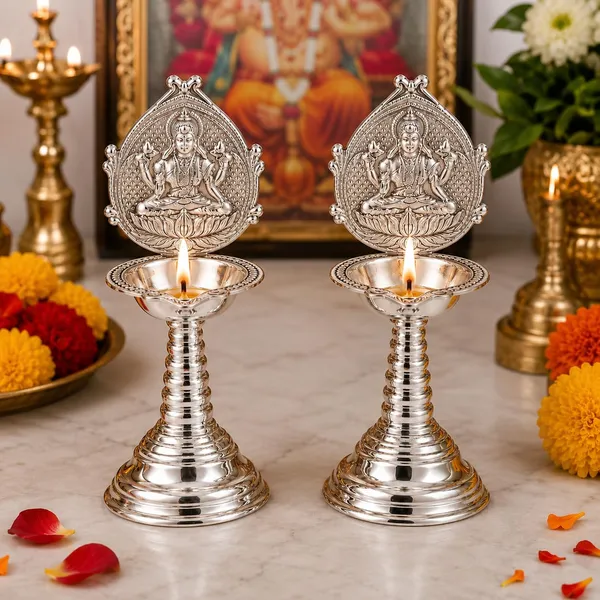 Lakshmi_Deepam_Diya_Oil_Lamp