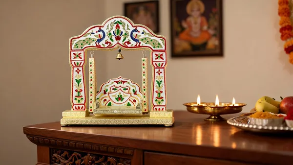 Meenakari_Krishna_Wooden_Jhula