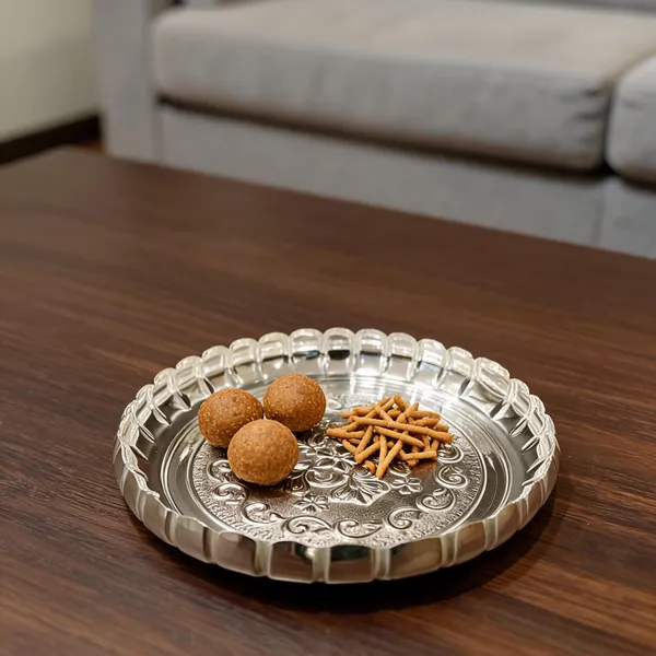 Glass_Serving_Tray_With_Floral_Etched_Design