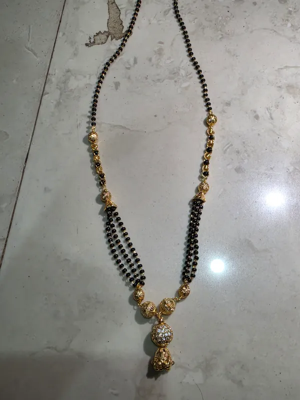 Black_Beaded_Gold_Tone_Mangalsutra_Necklace_for_Women