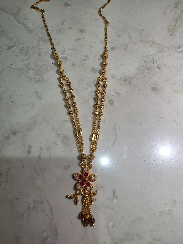 Gold_Tone_Floral_Necklace_for_Women