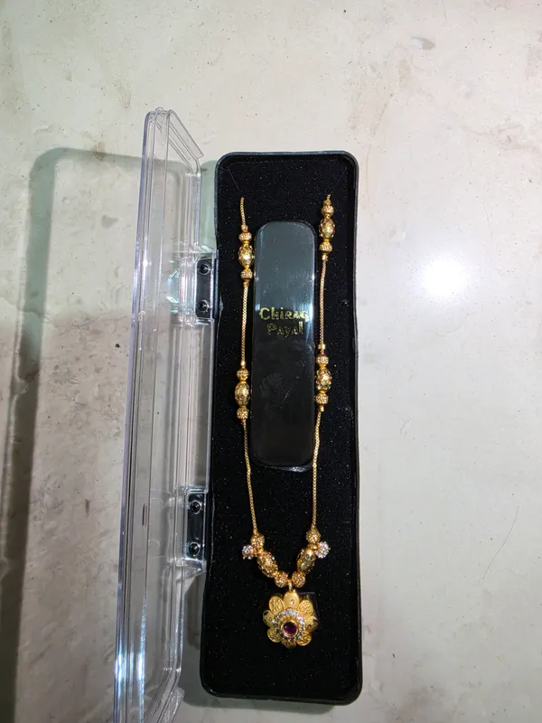 Gold_Tone_Floral_Pendant_Necklace_for_Women