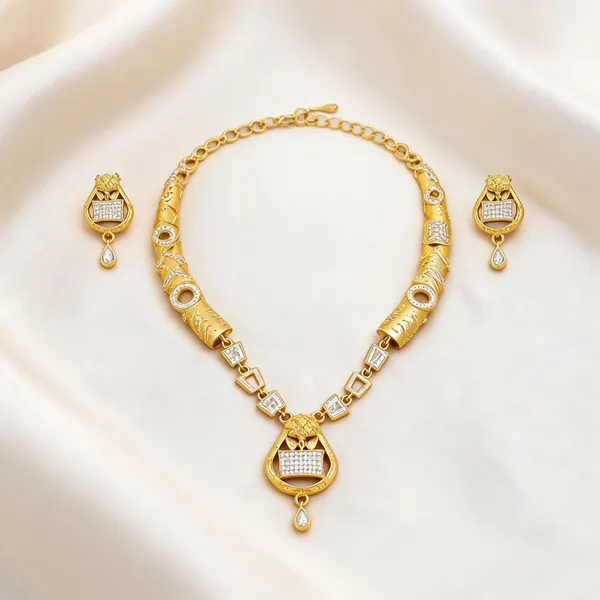 Gold_Brass_Ethnic_Necklace_And_Earrings_Set_For_Women