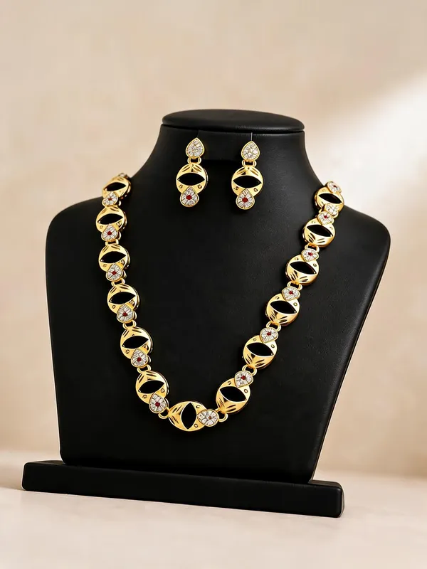 Gold_Brass_Stone_Studded_Necklace_And_Earrings_Set_For_Women