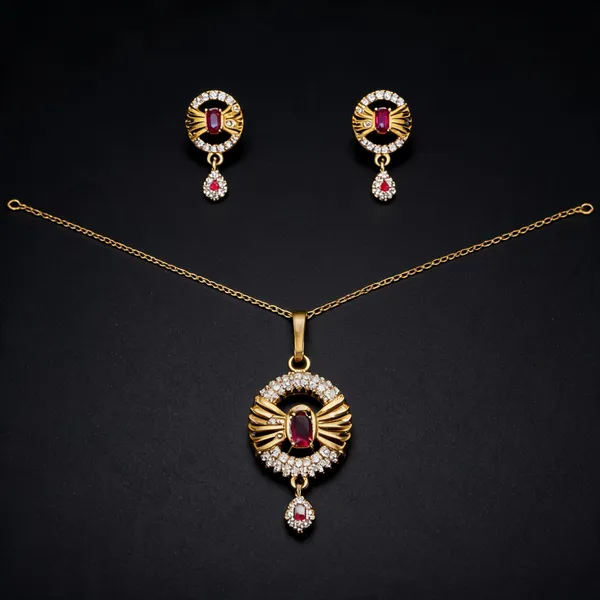 Gold_Brass_Traditional_Chain_And_Pendant_Set_For_Women