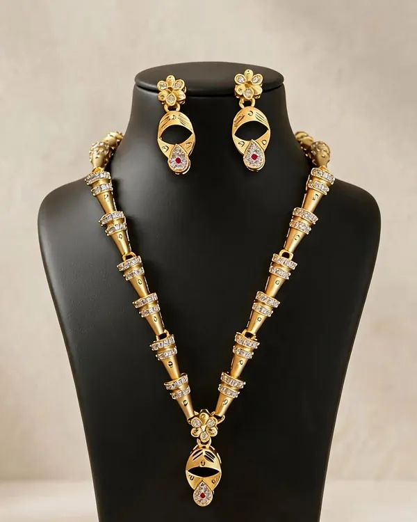 Gold_Brass_Traditional_Necklace_And_Earrings_Set_For_Women