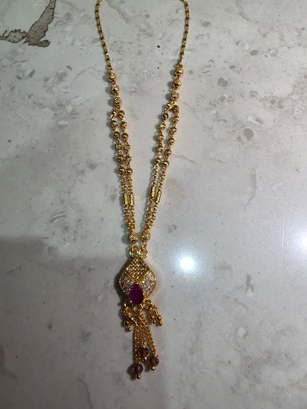Gold_Tone_Embellished_Pendant_Necklace_for_Women