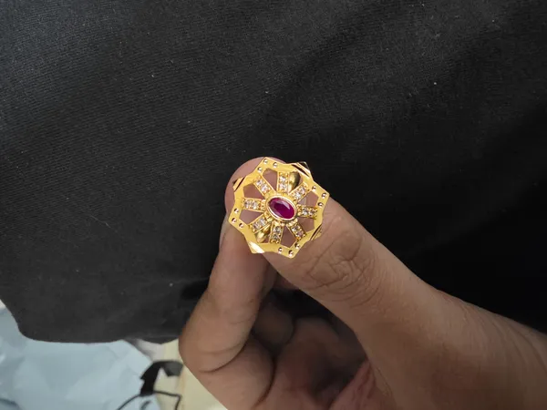 Gold-Tone_Ornate_Red_Stone_Ring_for_Adults