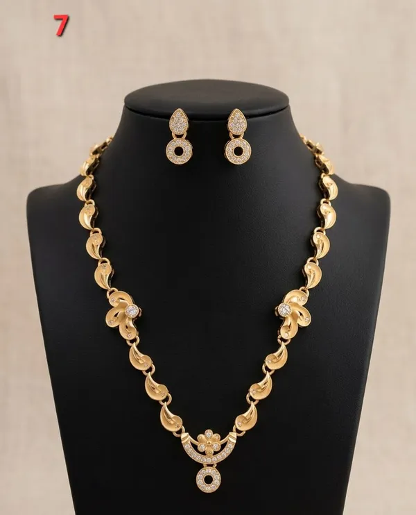 Gold_Tone_Floral_Necklace_And_Earrings_Set_for_Women