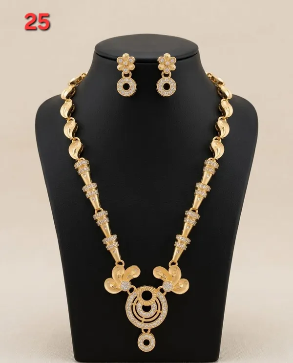 Gold-Toned_Necklace_And_Earrings_Set_for_Women