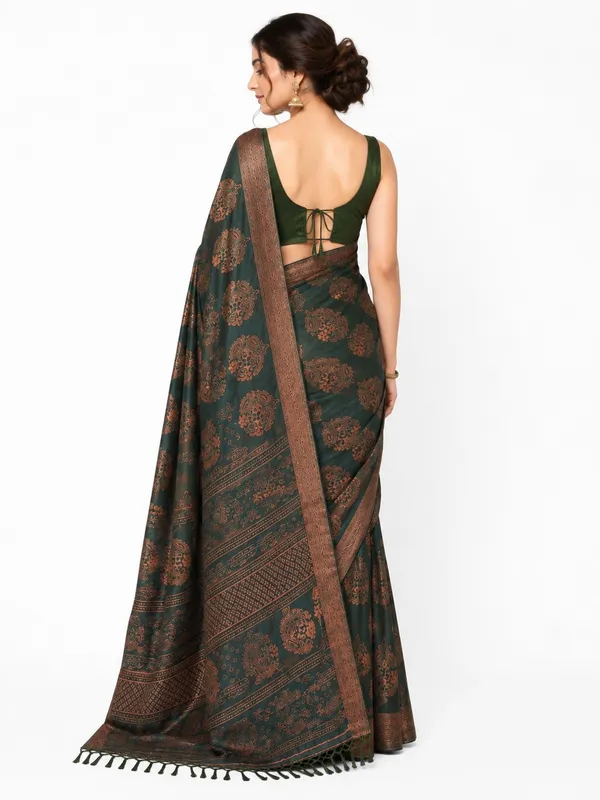 Green_Printed_Saree_With_Blouse_Piece_For_Women