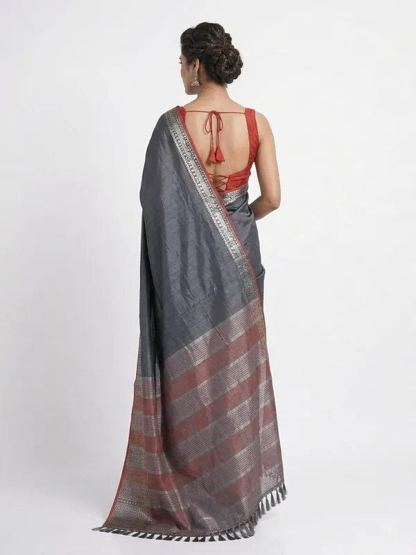 Grey_Woven_Ethnic_Saree_For_Women