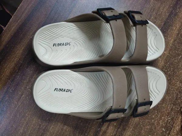 Beige_Double_Buckle_Flat_Strap_Sandals_For_Men