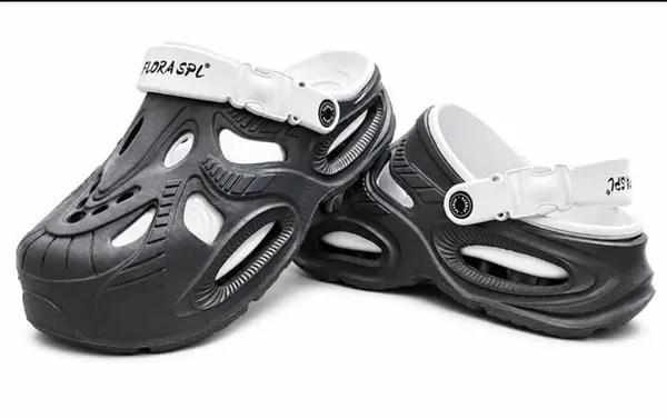 Black_Slip-On_Clogs_For_Men