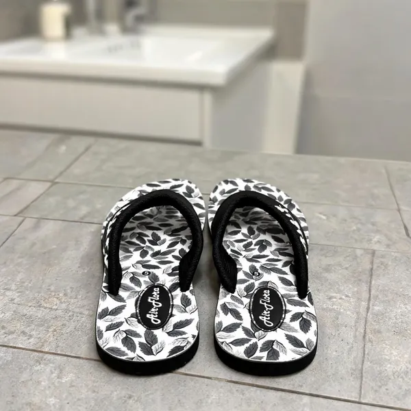 Black_Leaf_Print_Thong_Flip_Flops_For_Women