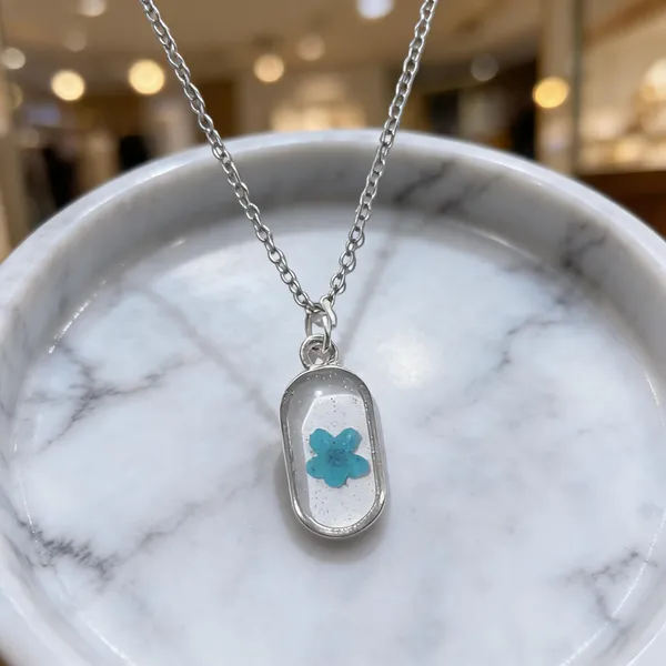 Silver_And_Blue_Resin_Floral_Pendant_Necklace_For_Women