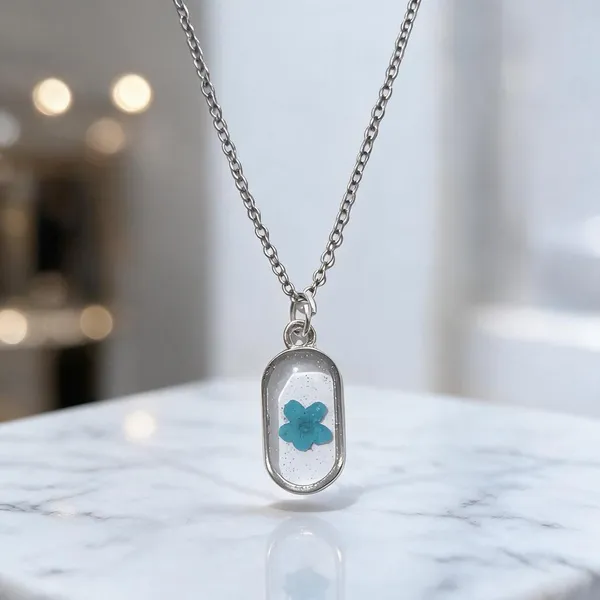 Silver_And_Blue_Resin_Floral_Pendant_Necklace_For_Women