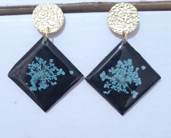 Black_Resin_Floral_Square_Drop_Earrings_For_Women