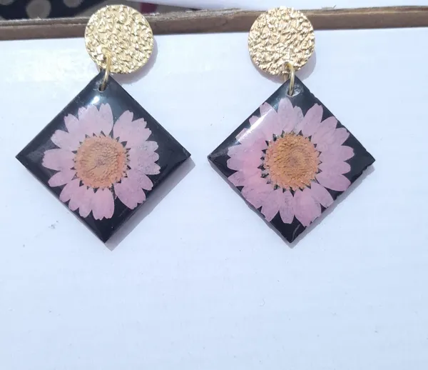Black_Resin_Floral_Diamond_Drop_Earrings_For_Women