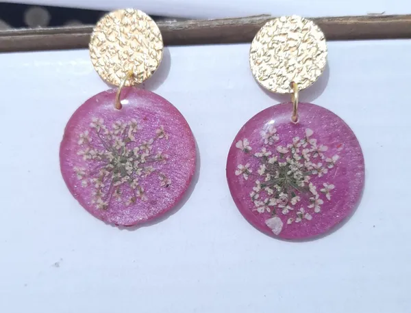 Pink_Resin_Dried_Floral_Round_Drop_Earrings_For_Women