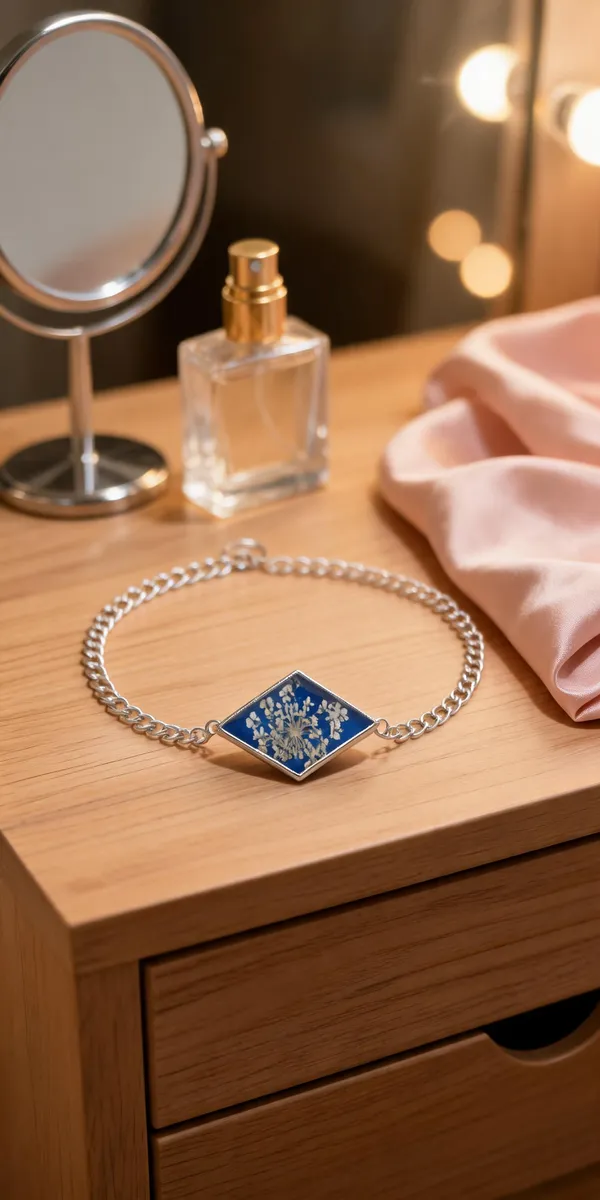 Silver_And_Blue_Resin_Floral_Diamond_Charm_Chain_Bracelet_For_Women