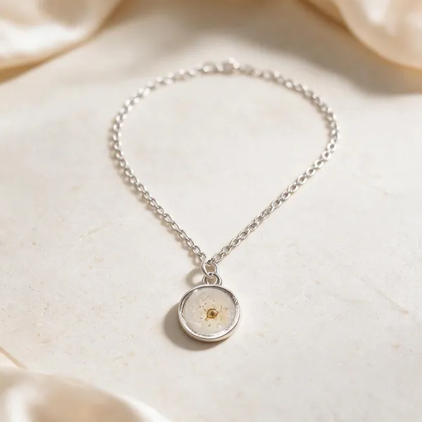 Silver_Brass_Resin_Circular_Pendant_Necklace_For_Women