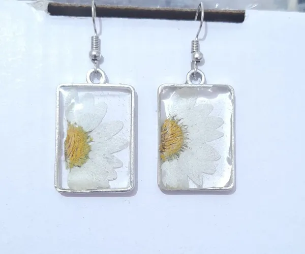White_And_Yellow_Resin_Pressed_Daisy_Rectangular_Drop_Earrings_For_Women