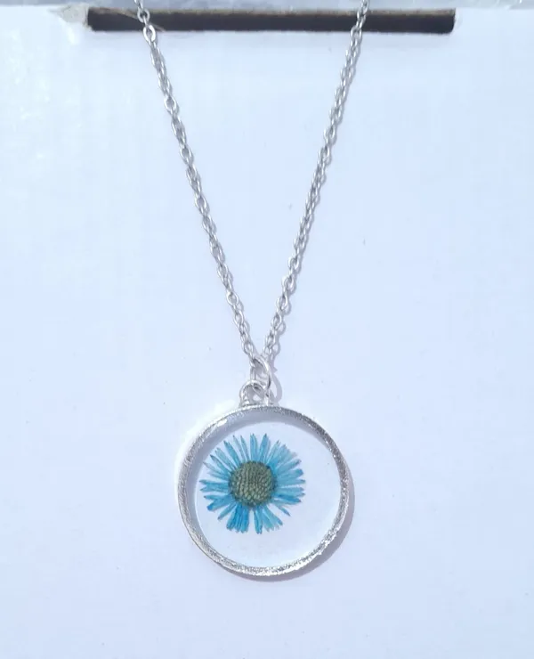 Silver_Blue_Brass_Resin_Floral_Round_Pendant_Necklace_For_Women