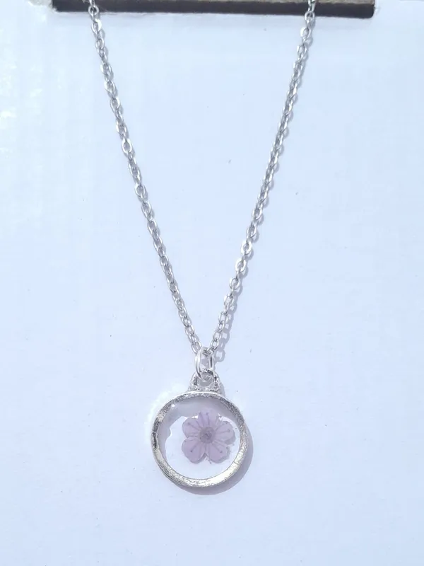 Silver_Tone_Metal_Floral_Pendant_Necklace_for_Women