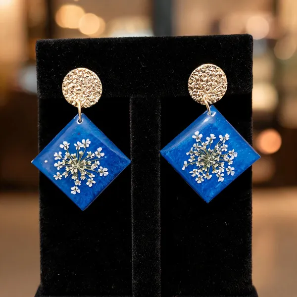 Blue_Resin_Floral_Square_Drop_Earrings_For_Women