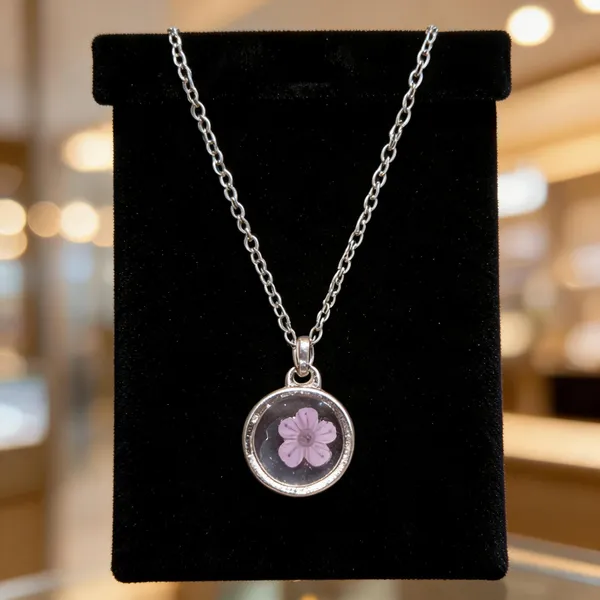 Silver_Brass_Resin_Floral_Round_Pendant_Necklace_For_Women