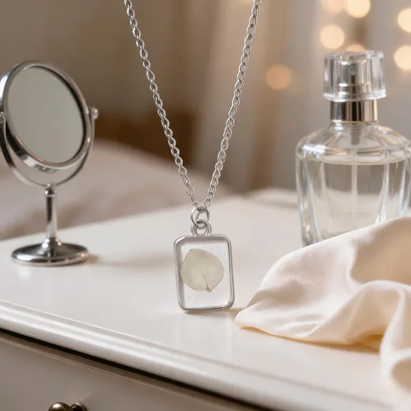 Silver_Brass_Resin_Minimal_Stone_Rectangular_Pendant_Necklace_For_Women