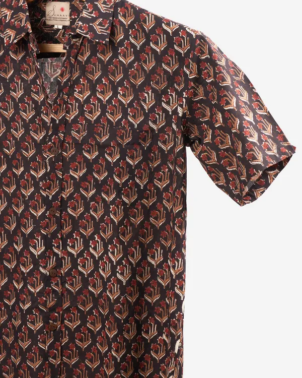 Hand_Blockprinted_Cotton_Half_Sleeve_Shirt_For_Men_Regular_Fit_Black_Floral