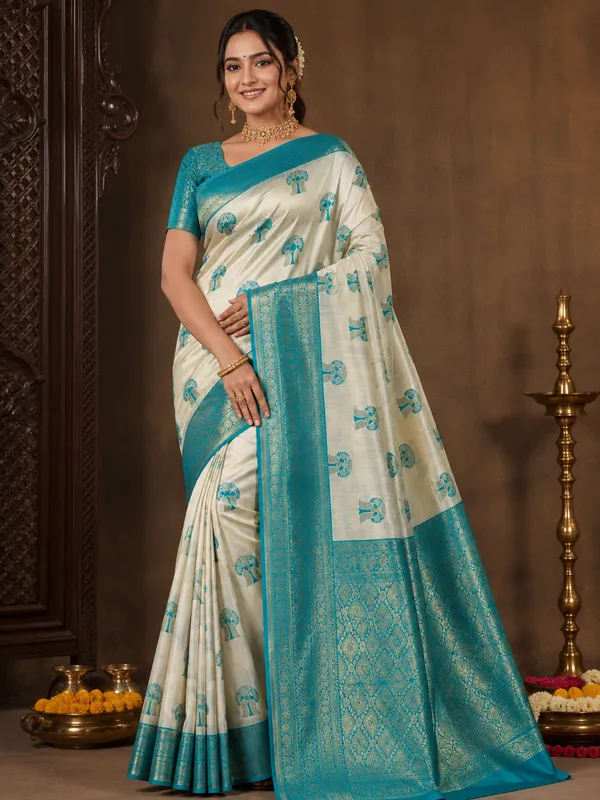 Royal_Ivory_And_Crimson_Banarasi_Silk_Zari_Weave_Saree