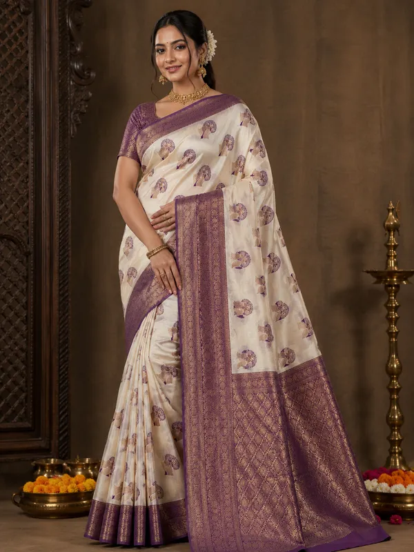 Royal_Ivory_And_Crimson_Banarasi_Silk_Zari_Weave_Saree