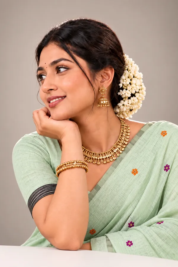Premium_Shahi_Peacock_Art_Saree