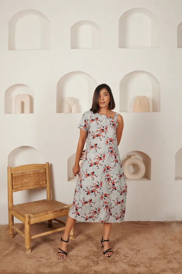 Sleeveless_Midi_Dress