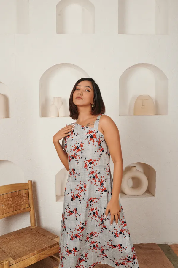 Sleeveless_Midi_Dress