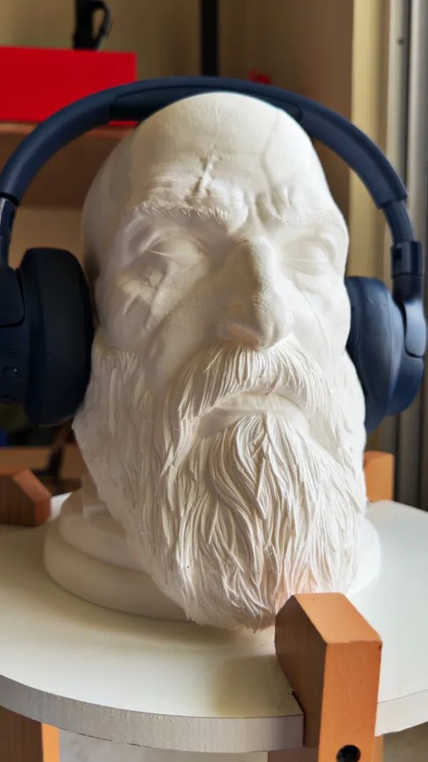 KRATOS_HEADPHONE_STAND