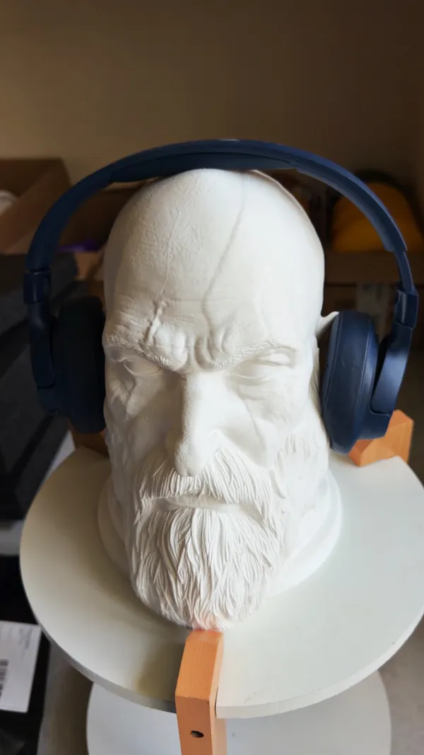 KRATOS_HEADPHONE_STAND